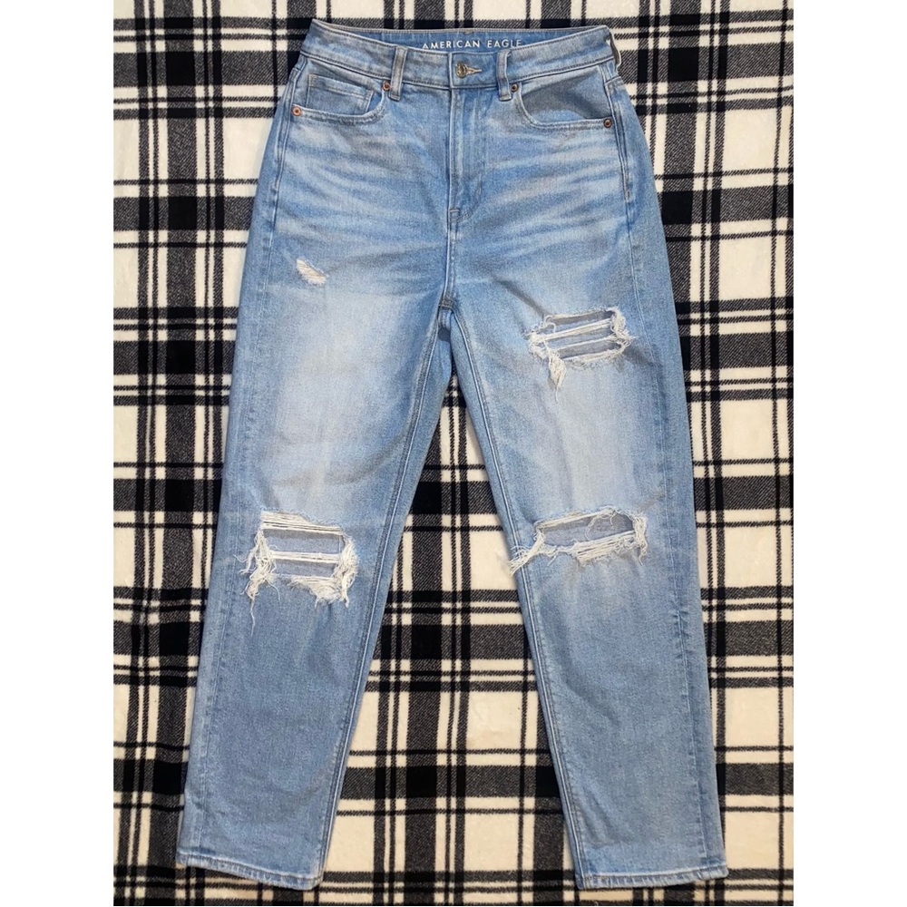 American Eagle Outfitters Mom Jeans